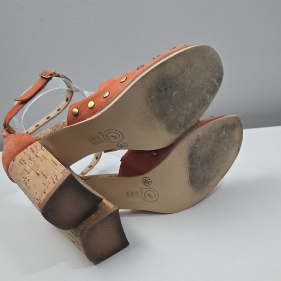 Chinese Laundry Orange and Tan Heels with Chunky Block Heel - Picture 8 of 9